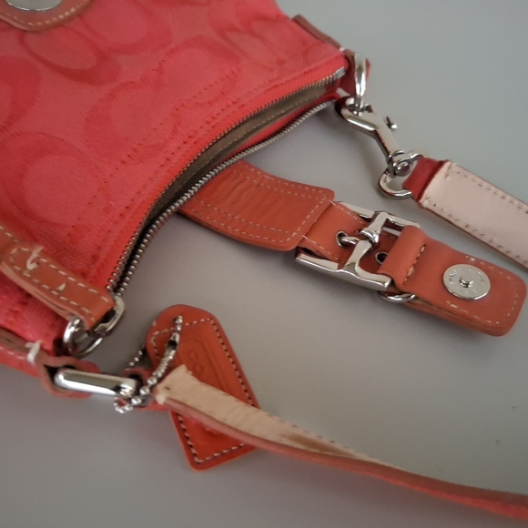 Coach Red Signature Purse - Picture 2 of 16